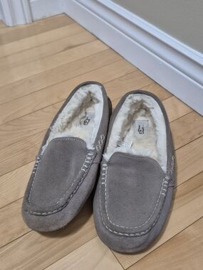 UGG Ladies Ansley Suede Shearling-Lined Slippers